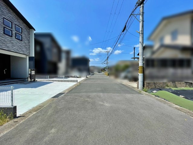 新築戸建　ブルーミングガーデン園部町横田1号2期の前面道路含む現地写真|7/24現地写真