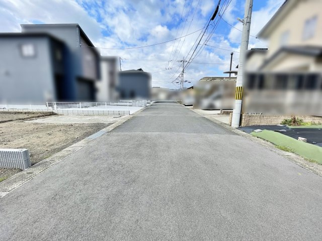新築戸建　ブルーミングガーデン園部町横田1号2期の前面道路含む現地写真|現地写真
