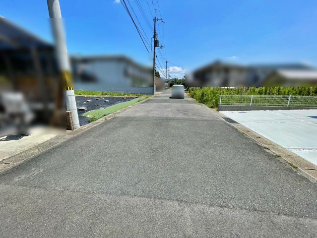 新築戸建　ブルーミングガーデン園部町横田1号2期の前面道路含む現地写真|7/24現地写真