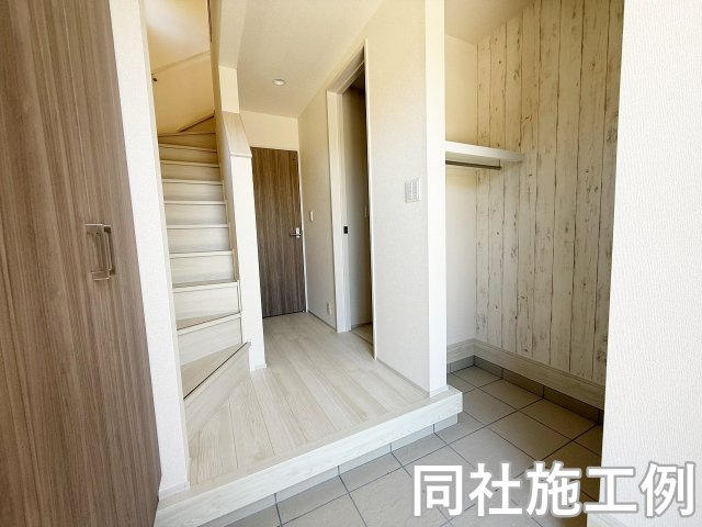 新築戸建　ブルーミングガーデン園部町横田1号2期の玄関|同社施工例