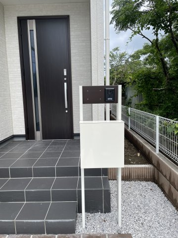 新築戸建・新築建売　大泉町第14寄木戸　西小学校・西中学校の玄関