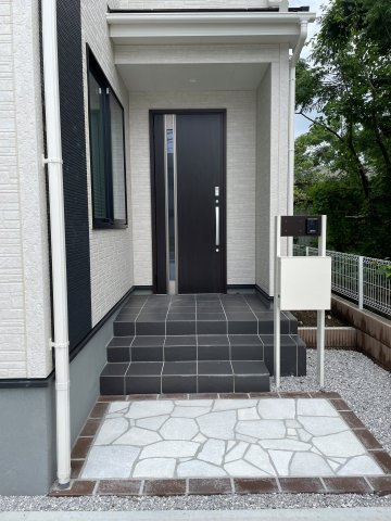 新築戸建・新築建売　大泉町第14寄木戸　西小学校・西中学校の玄関