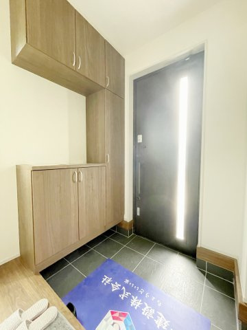 新築戸建・新築建売　大泉町第14寄木戸　西小学校・西中学校の玄関