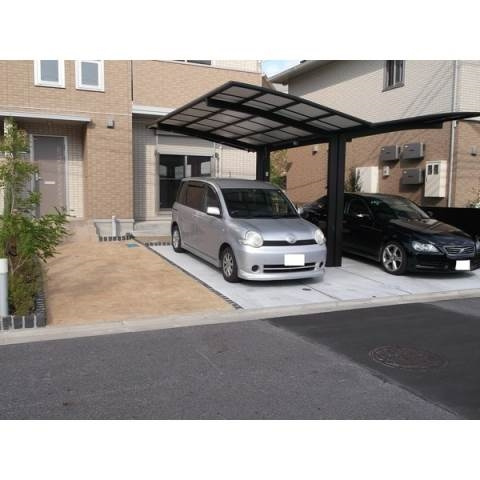 カームＢの駐車場