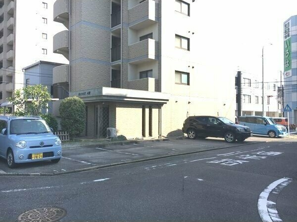サンライズ八熊のエントランス|清潔なエントランスです