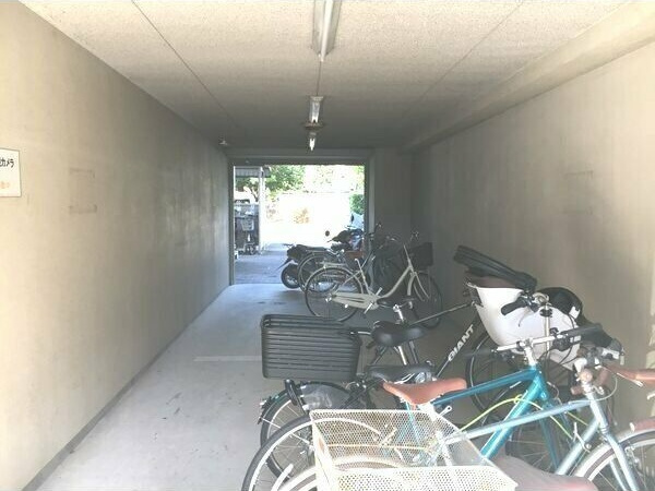 サンライズ八熊のその他共用部分|駐輪場です