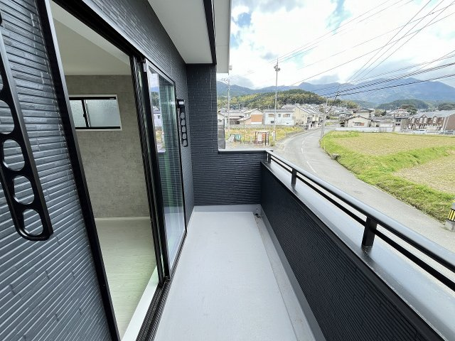 【バルコニー】 | 福岡市南区若久5丁目5期　1号棟（全1棟）【仲介手数料無料・0円】 | 施工例。施工例は完成時と異なる場合があります。