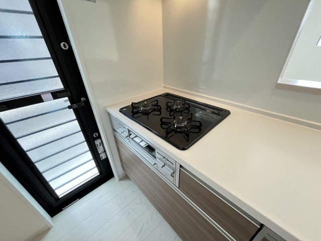 【キッチン】 | 福岡市南区若久5丁目5期　1号棟（全1棟）【仲介手数料無料・0円】 | 施工例。施工例は完成時と異なる場合があります。