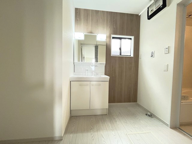 【洗面所】 | 福岡市南区若久5丁目5期　1号棟（全1棟）【仲介手数料無料・0円】 | 施工例。施工例は完成時と異なる場合があります。