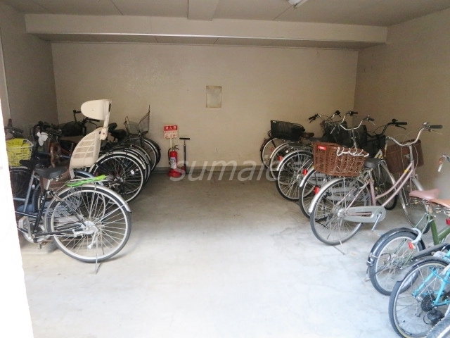 コンフォールのその他共用部分|自転車置場完備です♪