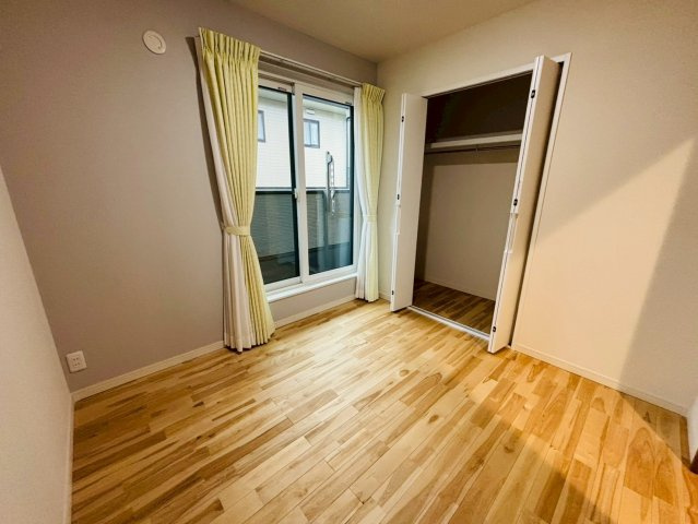 東酒々井１丁目　中古戸建の洋室