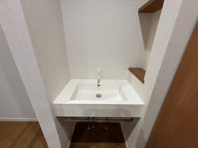 東酒々井１丁目　中古戸建の独立洗面台