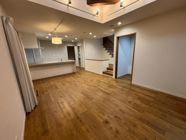 東酒々井１丁目　中古戸建の居間・リビング