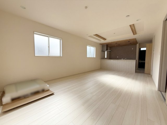 新築戸建　ブルーミングガーデン園部町横田1号2期の居間・リビング|現地写真