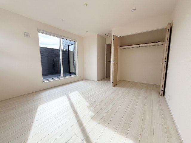新築戸建　ブルーミングガーデン園部町横田1号2期の洋室|現地写真