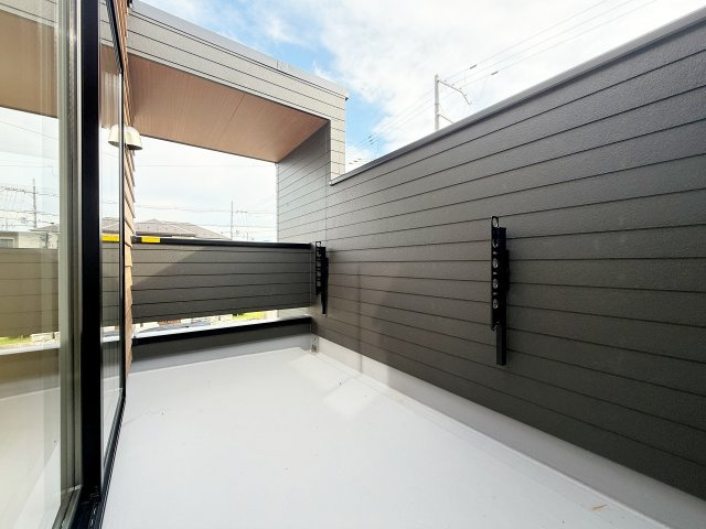 新築戸建　ブルーミングガーデン園部町横田1号2期のバルコニー|現地写真