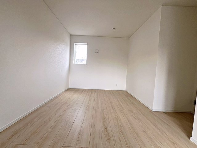 新築戸建・新築建売　二本松市郭内第5　二本松北小・二本松第一中の洋室|シンプルなので様々なテイストのインテリアも合いそうですね！