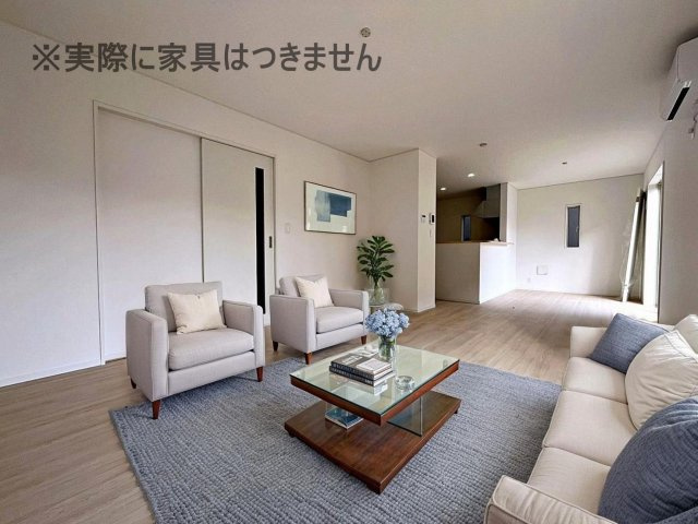 新築戸建・新築建売　二本松市郭内第5　二本松北小・二本松第一中の居間・リビング|画像はバーチャルホームステージングの加工による演出で、実際の家具は付きません。