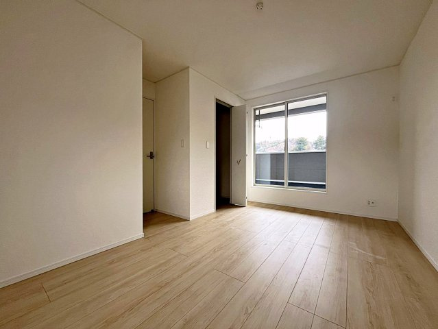 新築戸建・新築建売　二本松市郭内第5　二本松北小・二本松第一中の洋室|8帖の洋室はゆとりがありご夫婦の主寝室におすすめです！大容量のWIC付き！