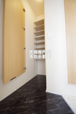 【玄関】 | クローバー相生 | 大きなシューズ収納あり♪