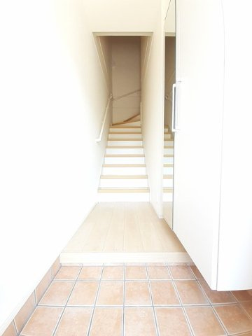 ルミエール　ヴォアレＢの玄関|収納もある玄関です