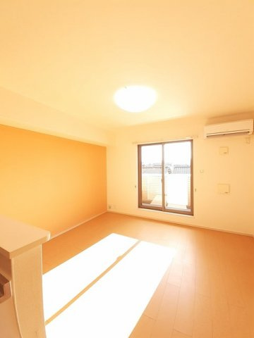 エピナール　Ｂの居間・リビング|ゆったり過ごせるリビングです