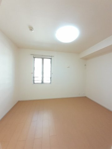 エピナール　Ｂの内装|明るい色調の室内です