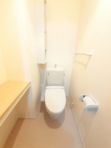 ポルト・ボヌールＭ　Ⅰのトイレ|落ち着いた色調のトイレです