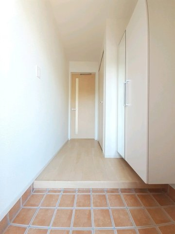 クラールプレディエＥの玄関|シンプルで使いやすい玄関です