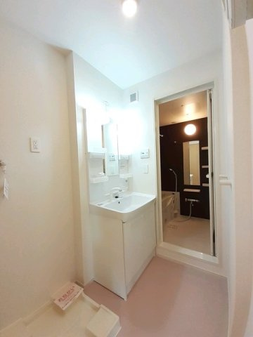 クラールプレディエＥの洗面所|スペースが確保できる洗面所です