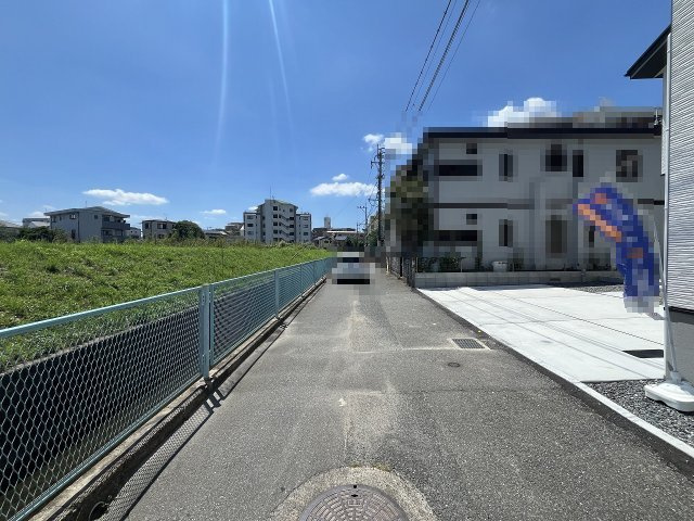 【その他】 | 福岡市南区井尻2丁目1期　1号棟（全1棟）【仲介手数料無料・0円】 | 現地写真。前面道路です。