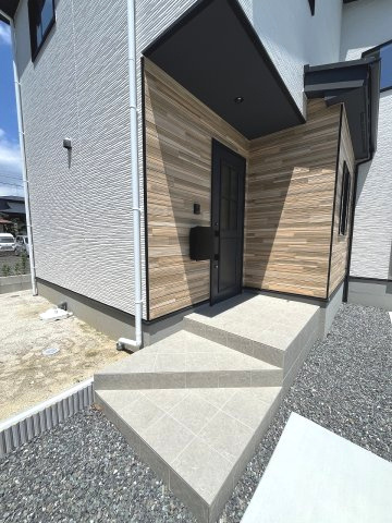 【玄関】 | 福岡市南区井尻2丁目1期　1号棟（全1棟）【仲介手数料無料・0円】 | 現地写真。