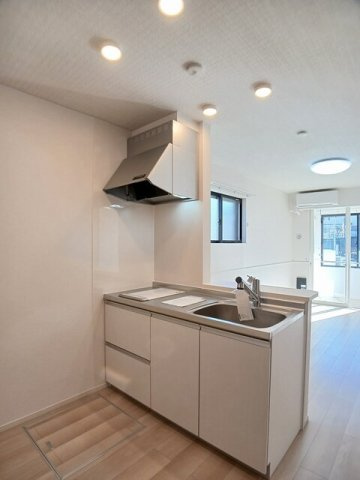 サニーハウスⅡのキッチン|コンパクトなキッチンで掃除もラクラク