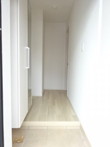 アイフラット東金　ノアールの玄関|明るい玄関です