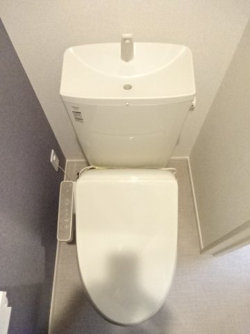 アイフラット東金　ノアールのトイレ|清潔感のあるトイレです