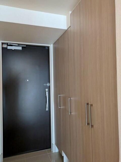 メイツ深川住吉の玄関