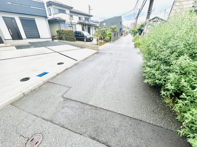 千葉市稲毛区園生町2期の前面道路含む現地写真