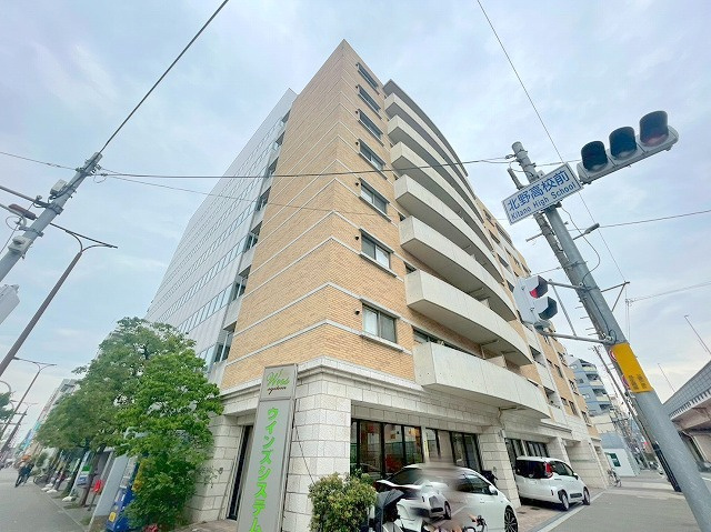 ウインズコート新北野の外観