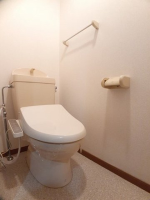 【トイレ】 | リヴィエール岩出Ⅰ | ゆったりとした空間のトイレです