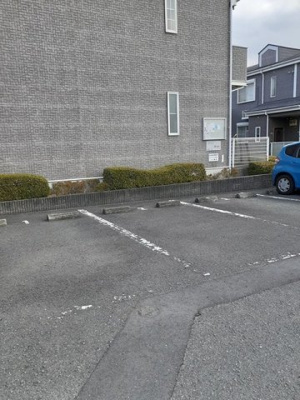 【駐車場】 | リヴィエール岩出Ⅰ | カースペースがあります