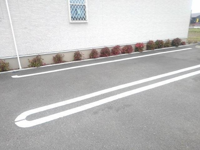 【駐車場】 | 桜　Ⅰ | 車をお持ちの方に嬉しい駐車場付きの物件です