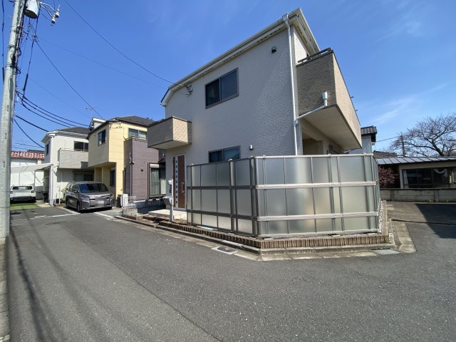 中清戸3丁目　中古戸建の前面道路含む現地写真