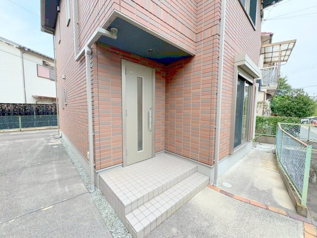 グリーンメゾン山本のエントランス|毎日通るエントランスはこのようになっています