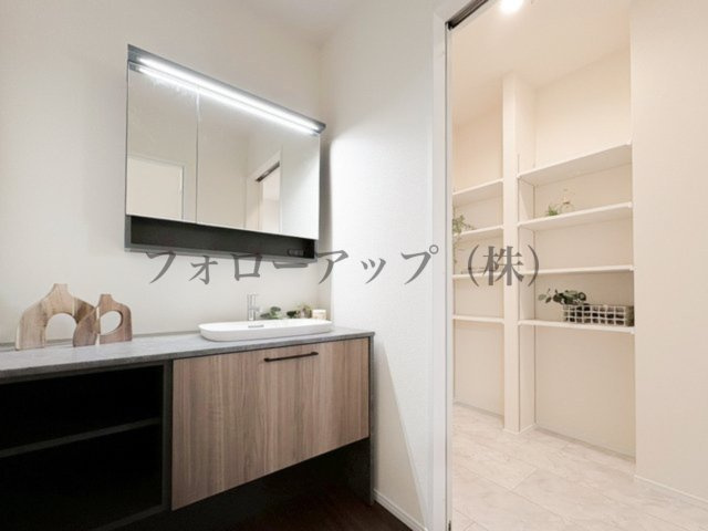 リーブルガーデン粕屋町柚須第二の独立洗面台|使いやすい独立洗面台です