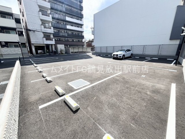 大阪市城東区東中浜２丁目の賃貸マンションの駐車場