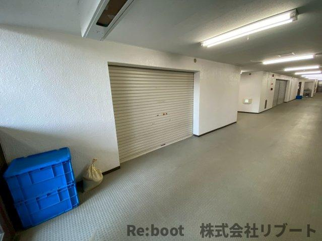 コープ野村本八幡のロビー