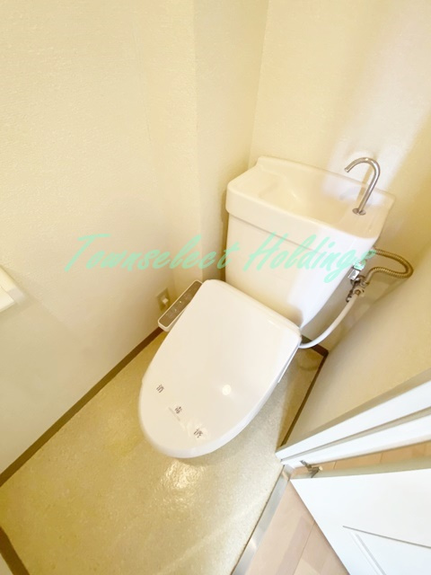 平塚市夕陽ケ丘の賃貸マンションのトイレ
