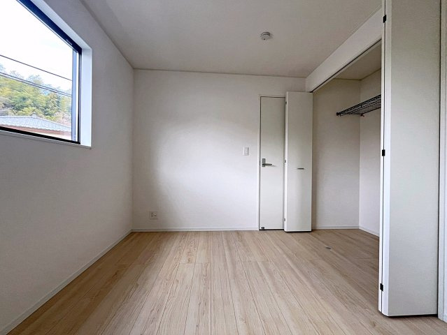 新築戸建・新築建売　二本松市郭内第5　二本松北小・二本松第一中の洋室|落ち着きのある空間で自分だけのプライベートな時間をお過ごしください！