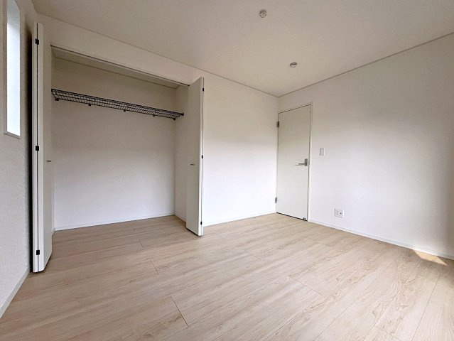 新築戸建・新築建売　二本松市郭内第5　二本松北小・二本松第一中の洋室|主寝室としてご夫婦の部屋におすすめです！2面採光で明るい空間♪