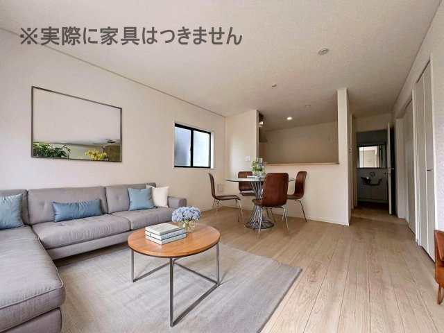 新築戸建・新築建売　二本松市郭内第5　二本松北小・二本松第一中の居間・リビング|画像はバーチャルホームステージングの加工による演出で、実際の家具は付きません。